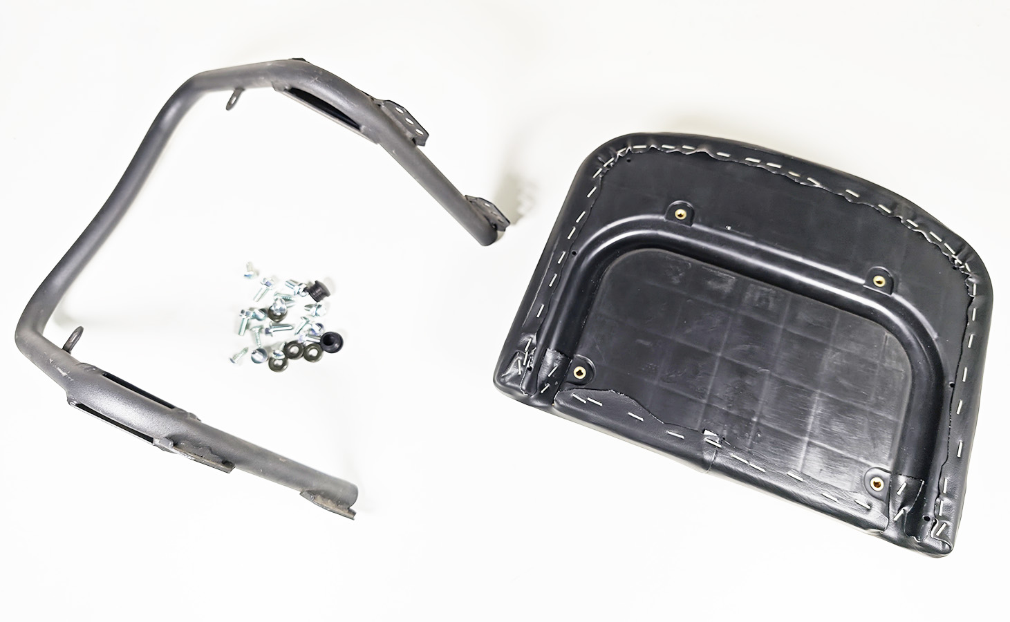 Спинка пассажира (с креплением) ATV 500A 9010-1404A0